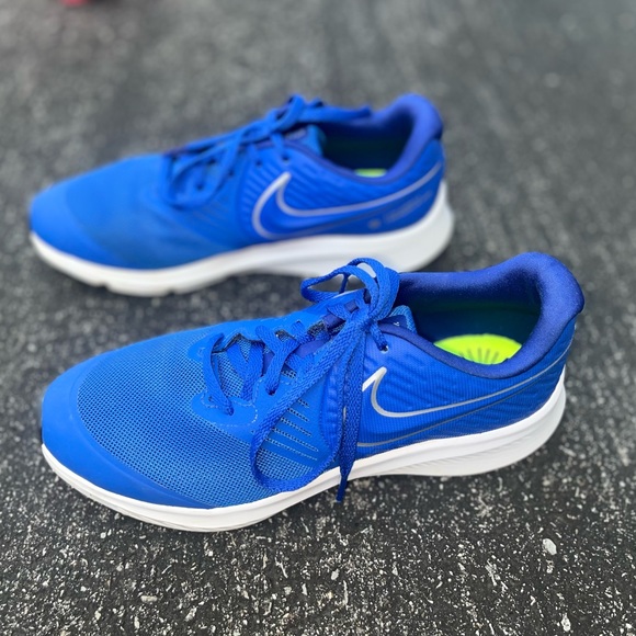 Nike Star Runner Sneakers- Size 5.5 Youth - Picture 2 of 7